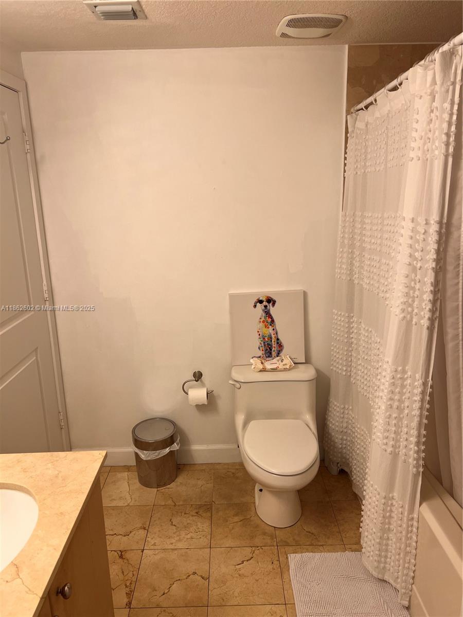 THE SAIL CONDO - Residential