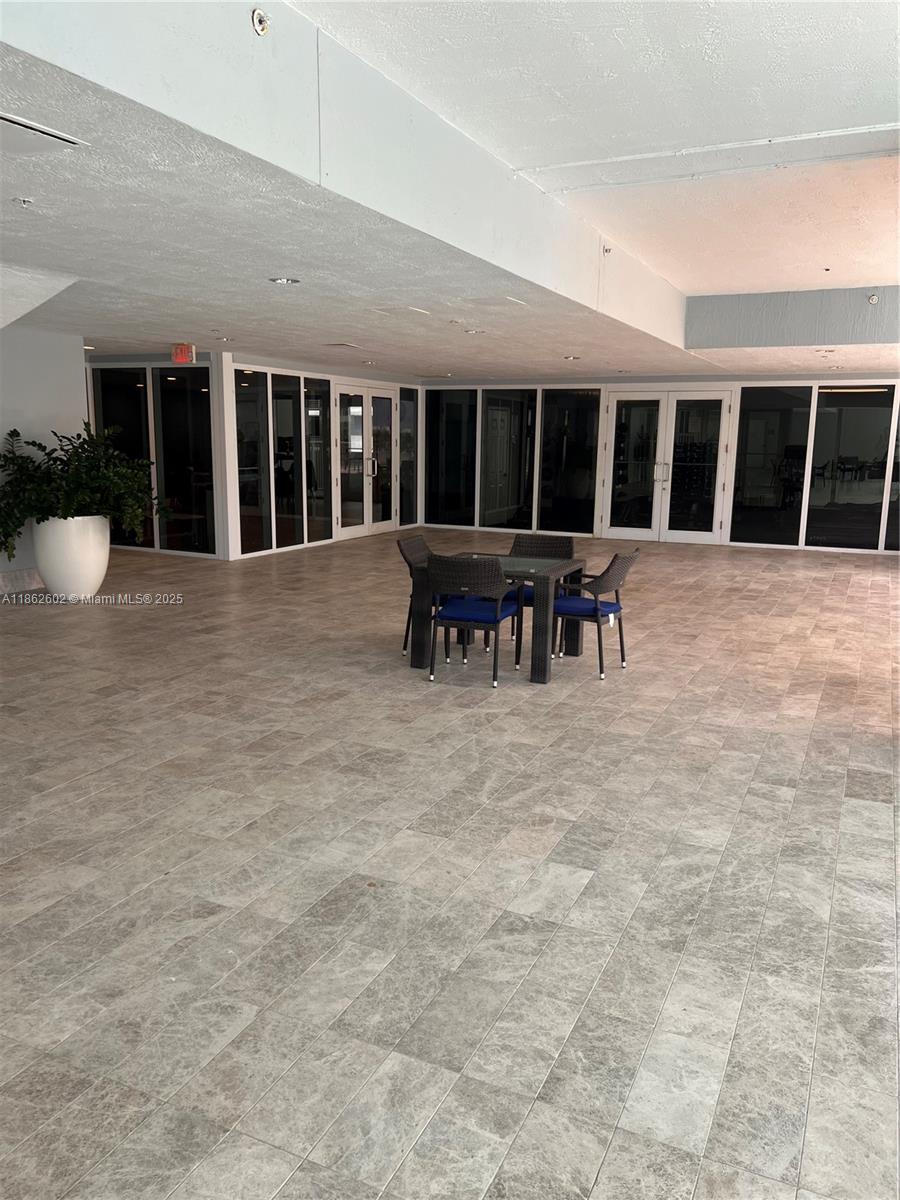 THE SAIL CONDO - Residential