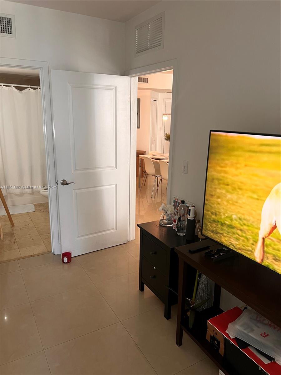 THE SAIL CONDO - Residential