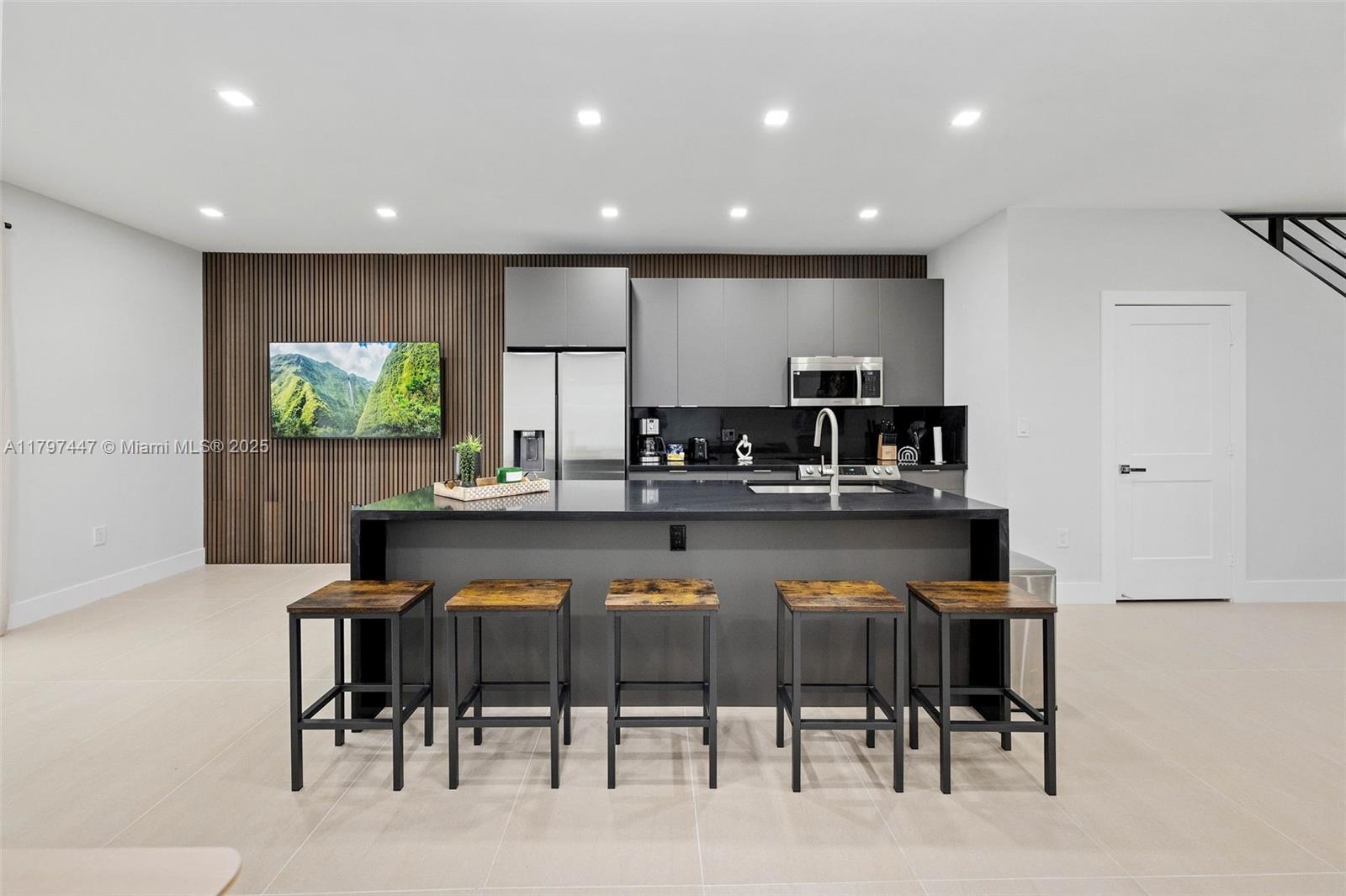 ALLAPATTAH HOMESITES - Residential Income