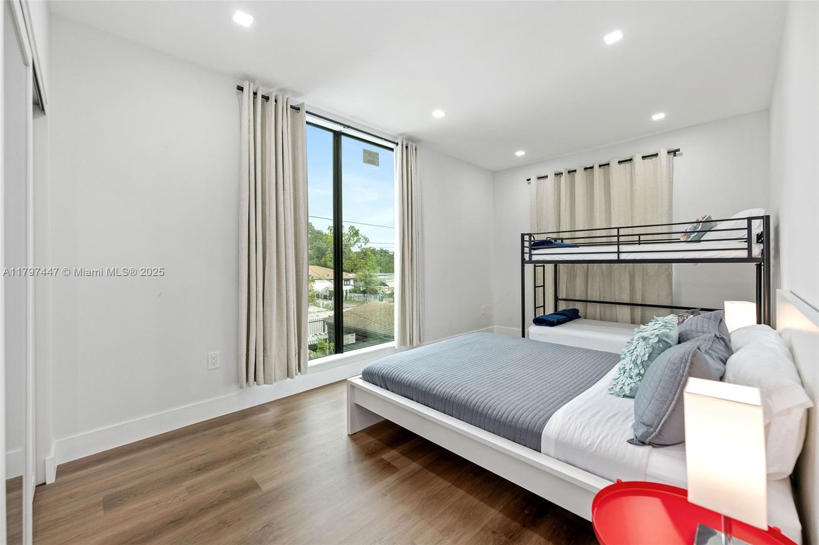 ALLAPATTAH HOMESITES - Residential Income