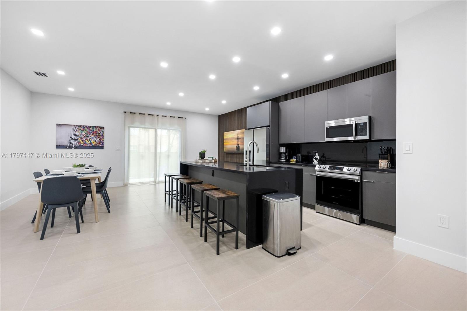 ALLAPATTAH HOMESITES - Residential Income