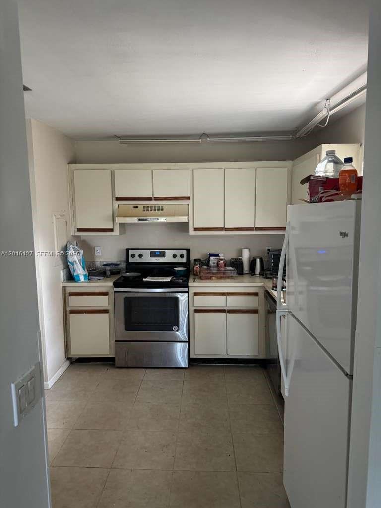 GRENADIER LAKES AT WELLEB - Residential