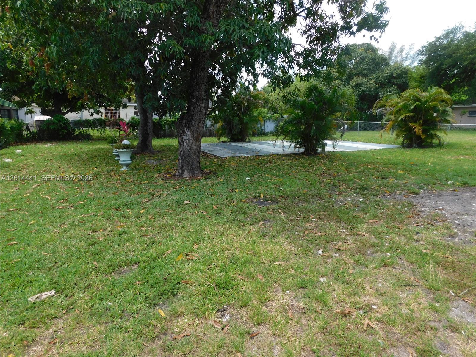 GORRAY PARK - Residential Lease
