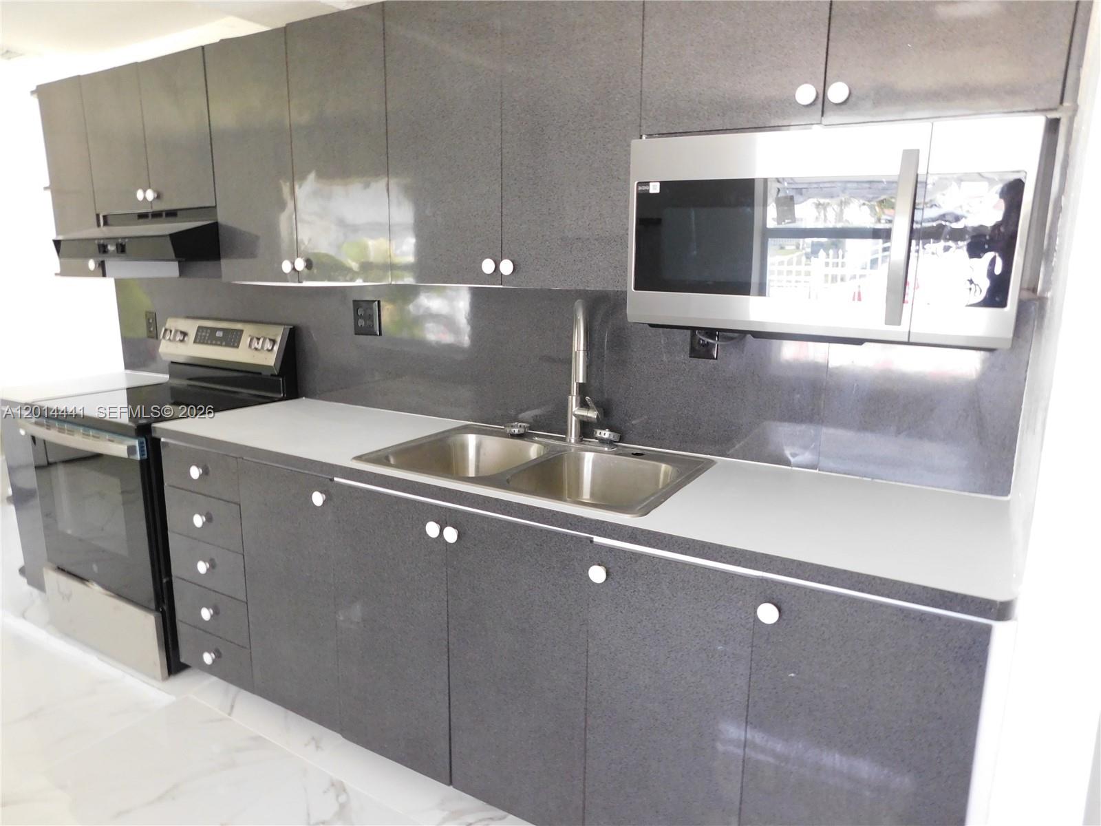 GORRAY PARK - Residential Lease