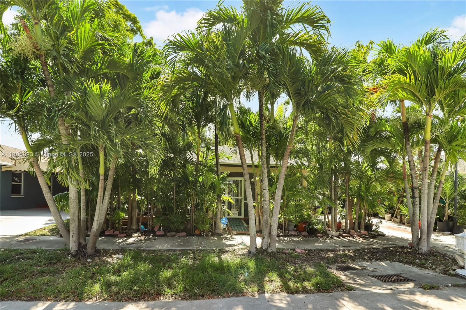 Property for Sale at 24428 Sw 131st Pl, Homestead, Miami-Dade County, Florida - Bedrooms: 3 
Bathrooms: 1  - $395,000
