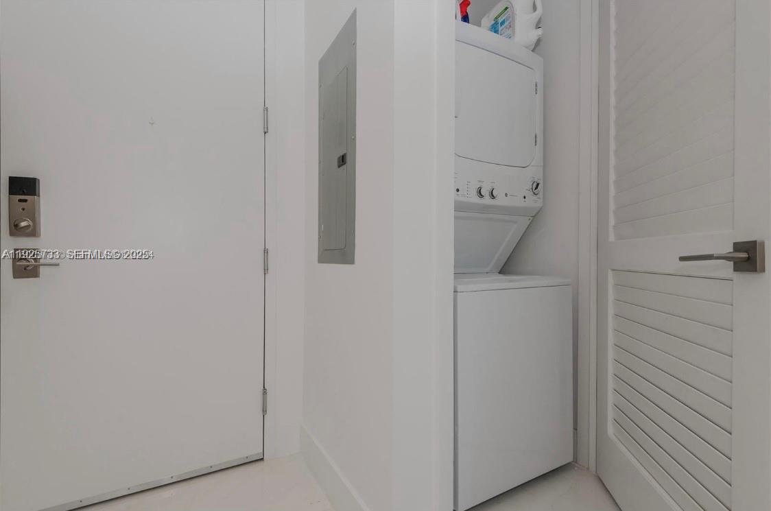 MERRICK MANOR CONDO - Residential Lease