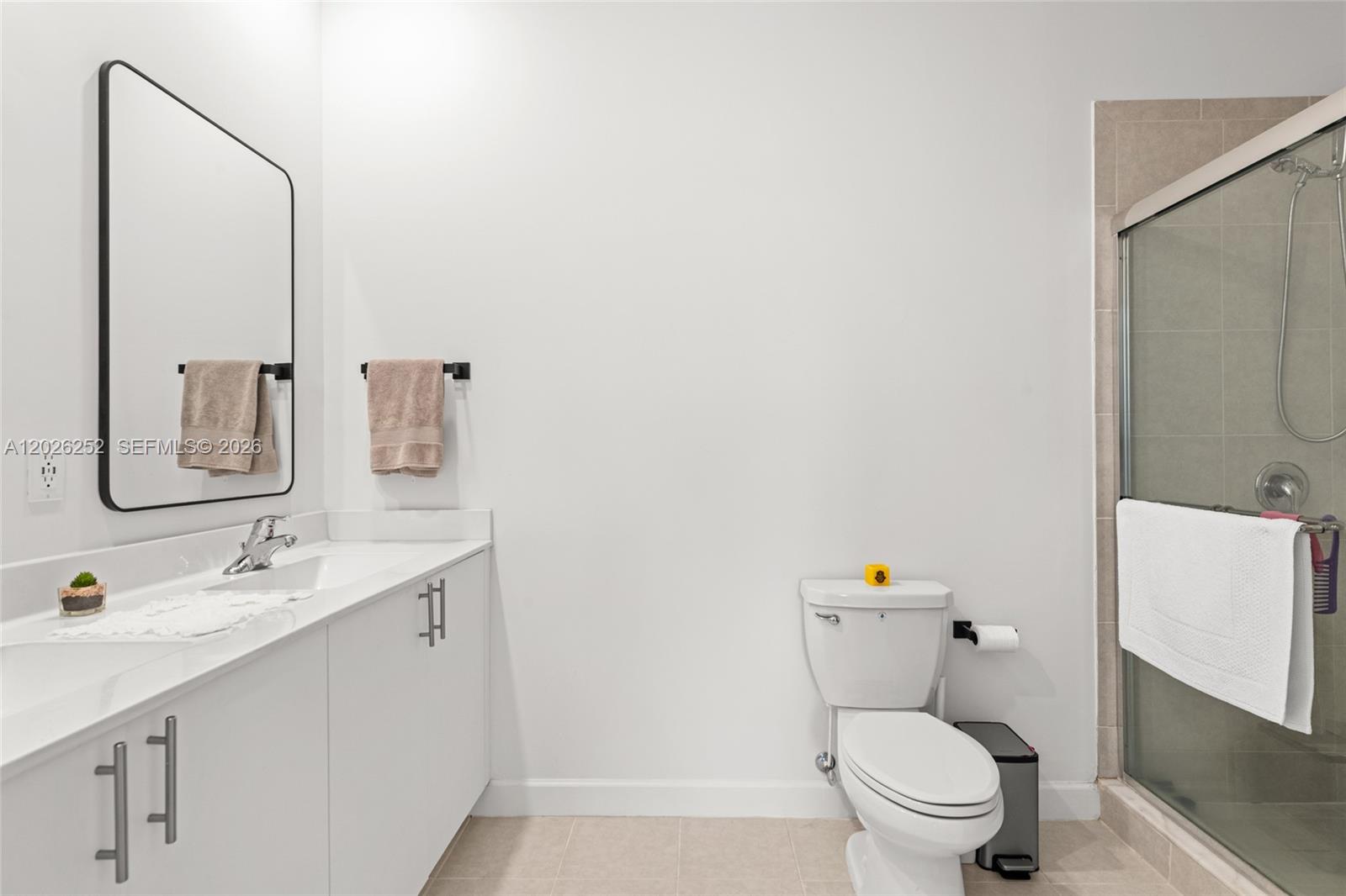 VISTA LAGO - Residential