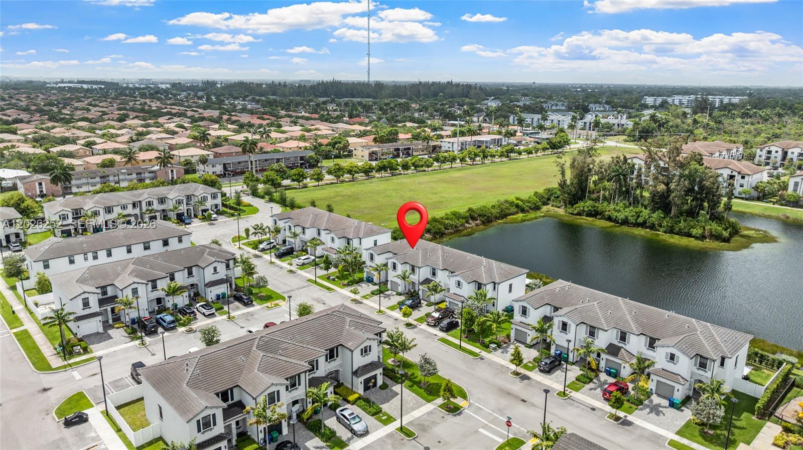 VISTA LAGO - Residential