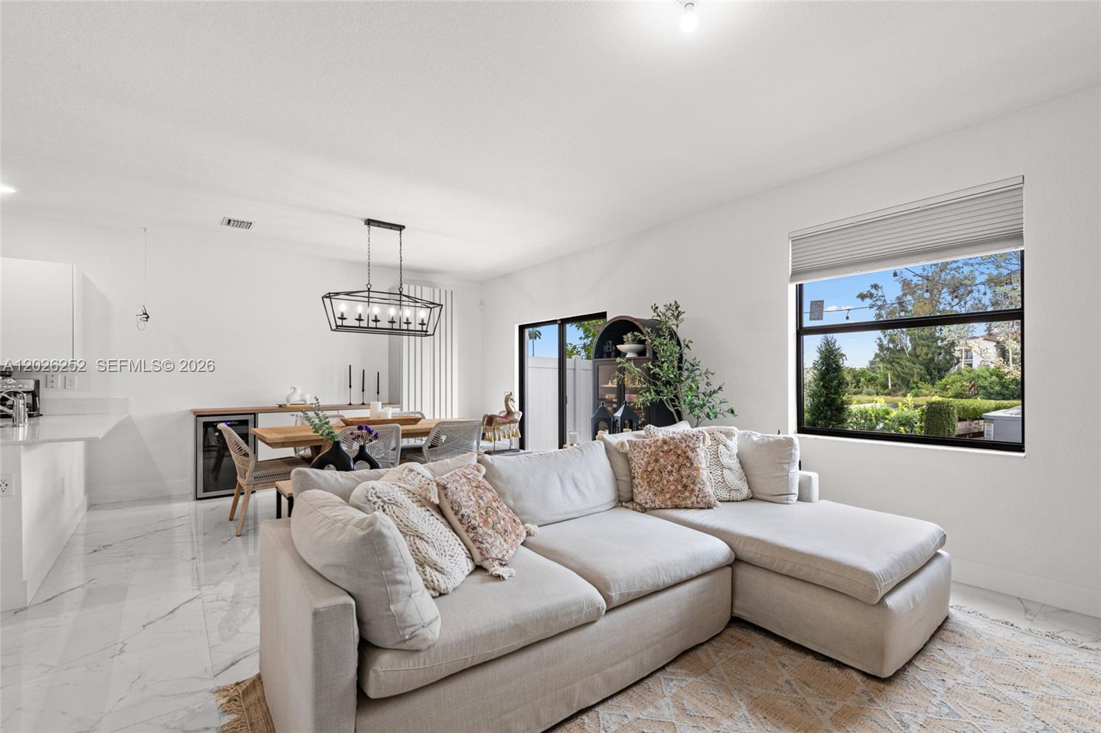 VISTA LAGO - Residential