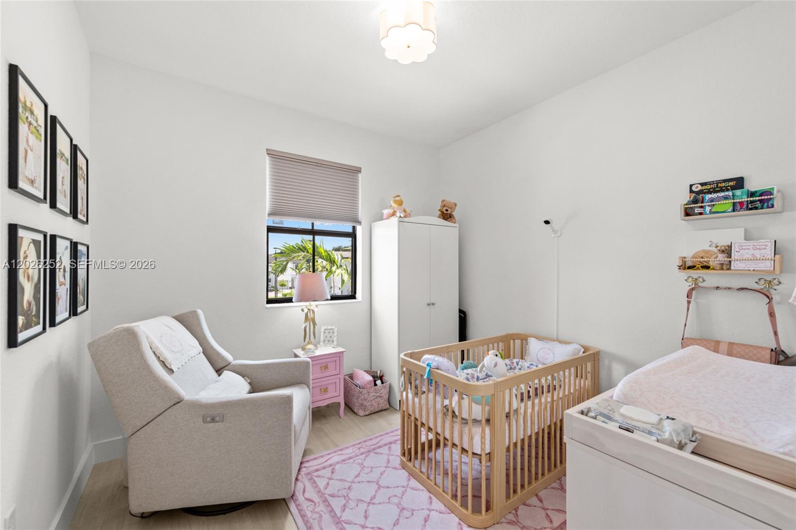 VISTA LAGO - Residential