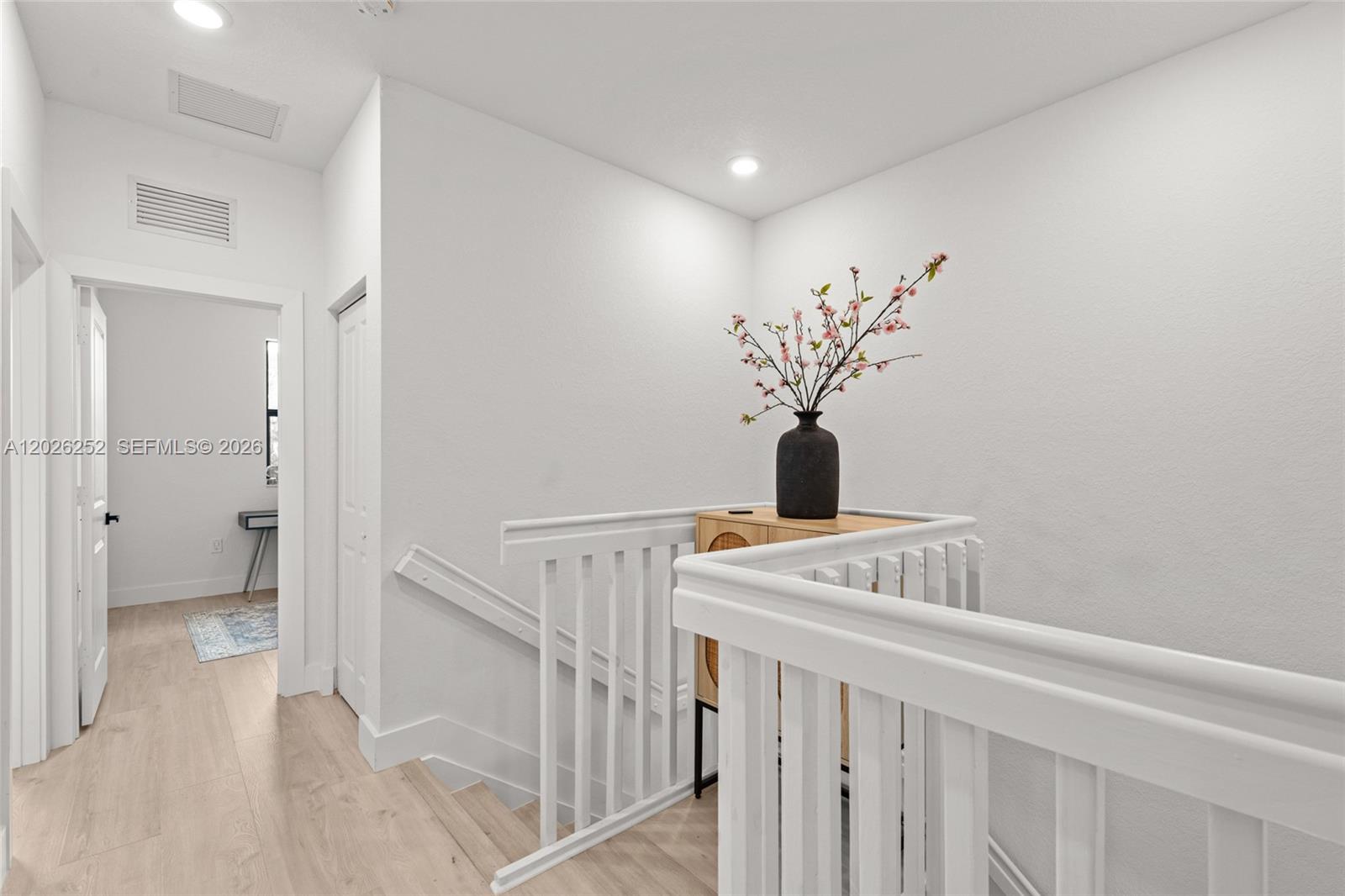 VISTA LAGO - Residential