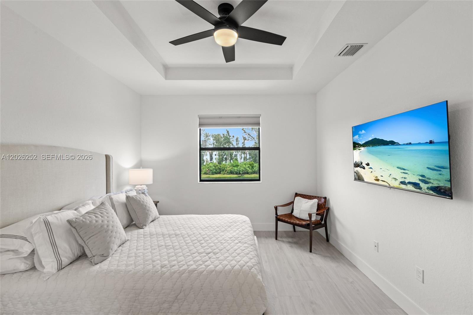 VISTA LAGO - Residential