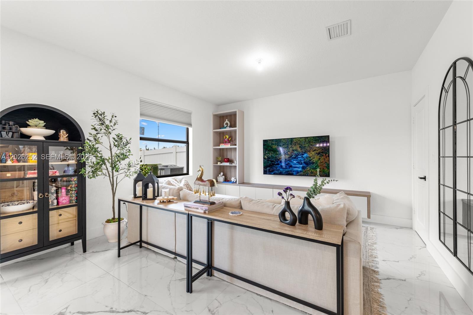 VISTA LAGO - Residential