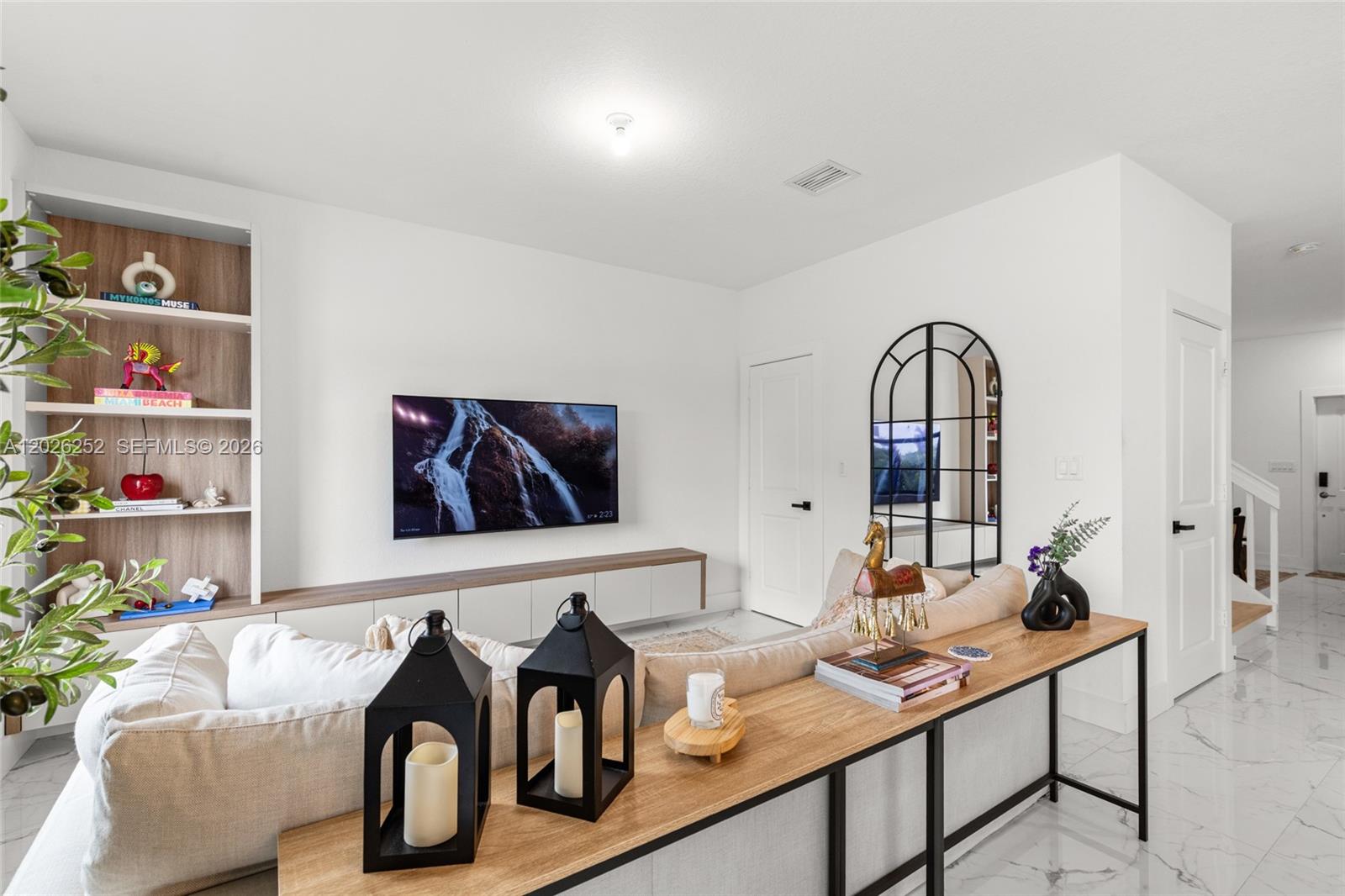 VISTA LAGO - Residential