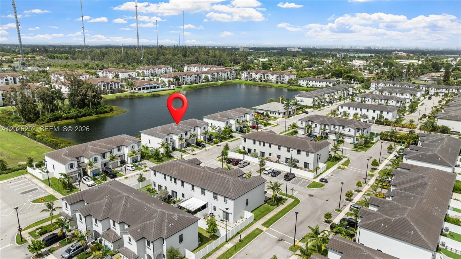 VISTA LAGO - Residential
