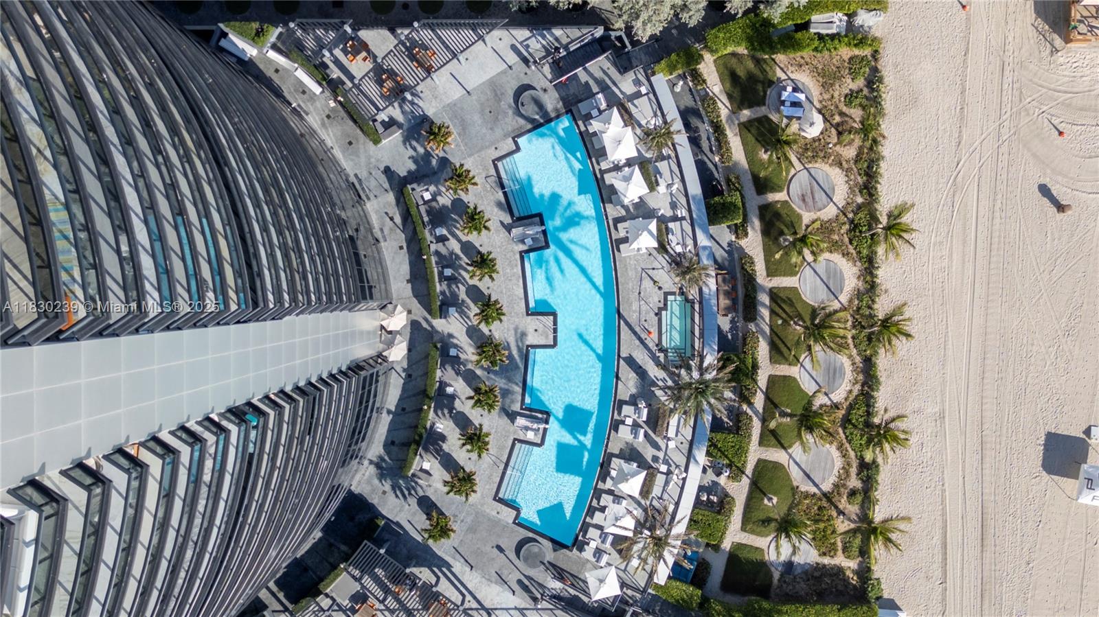 18555 COLLINS AVENUE COND - Residential