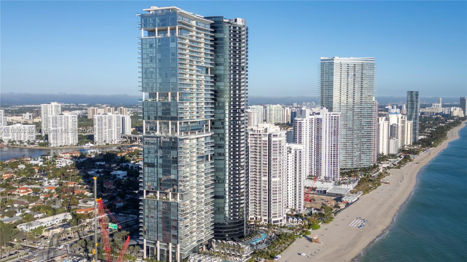 18555 COLLINS AVENUE COND - Residential