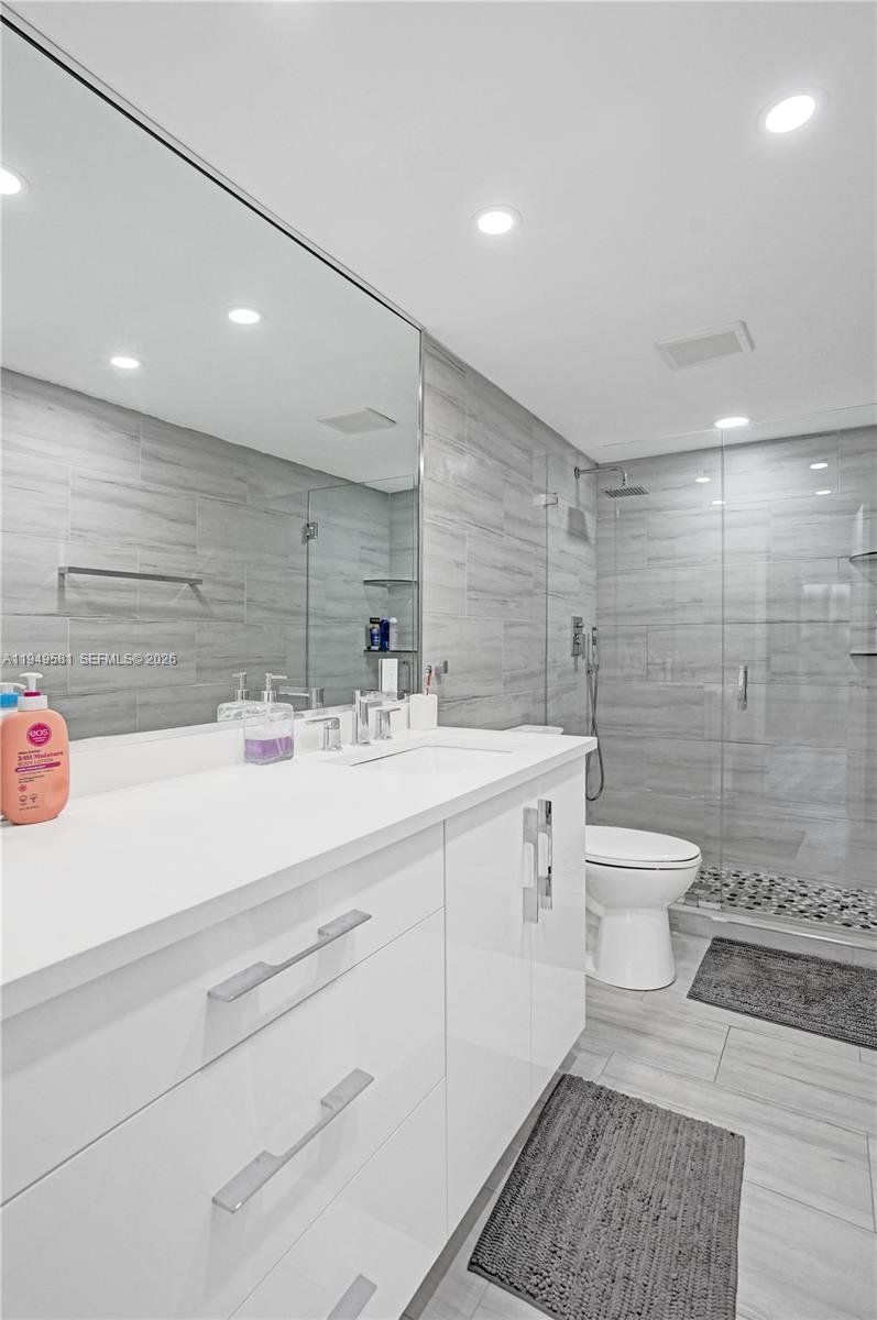 OCEAN VIEW TOWERS CONDO - Residential