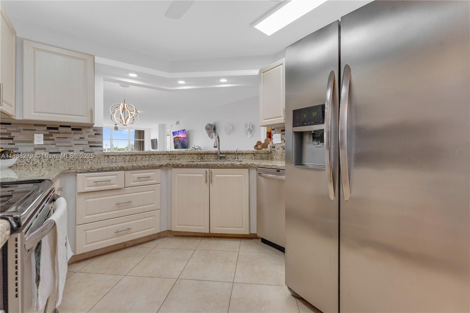 SUNRISE LAKES 211 CONDO - Residential