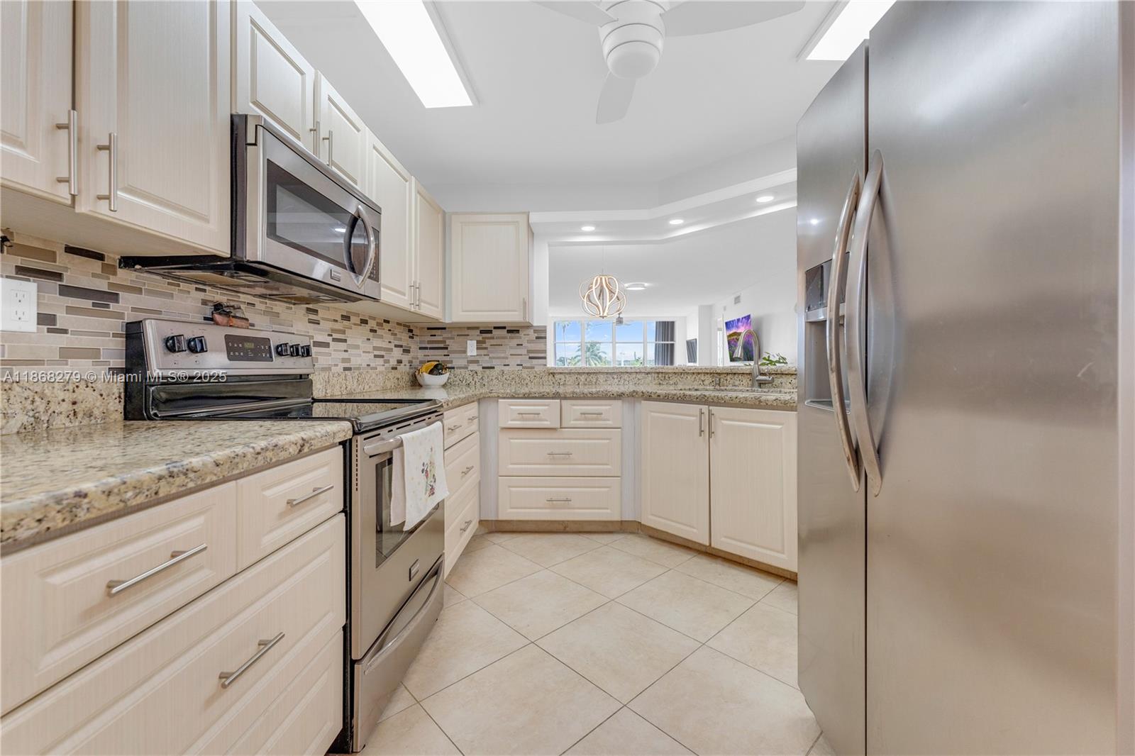 SUNRISE LAKES 211 CONDO - Residential