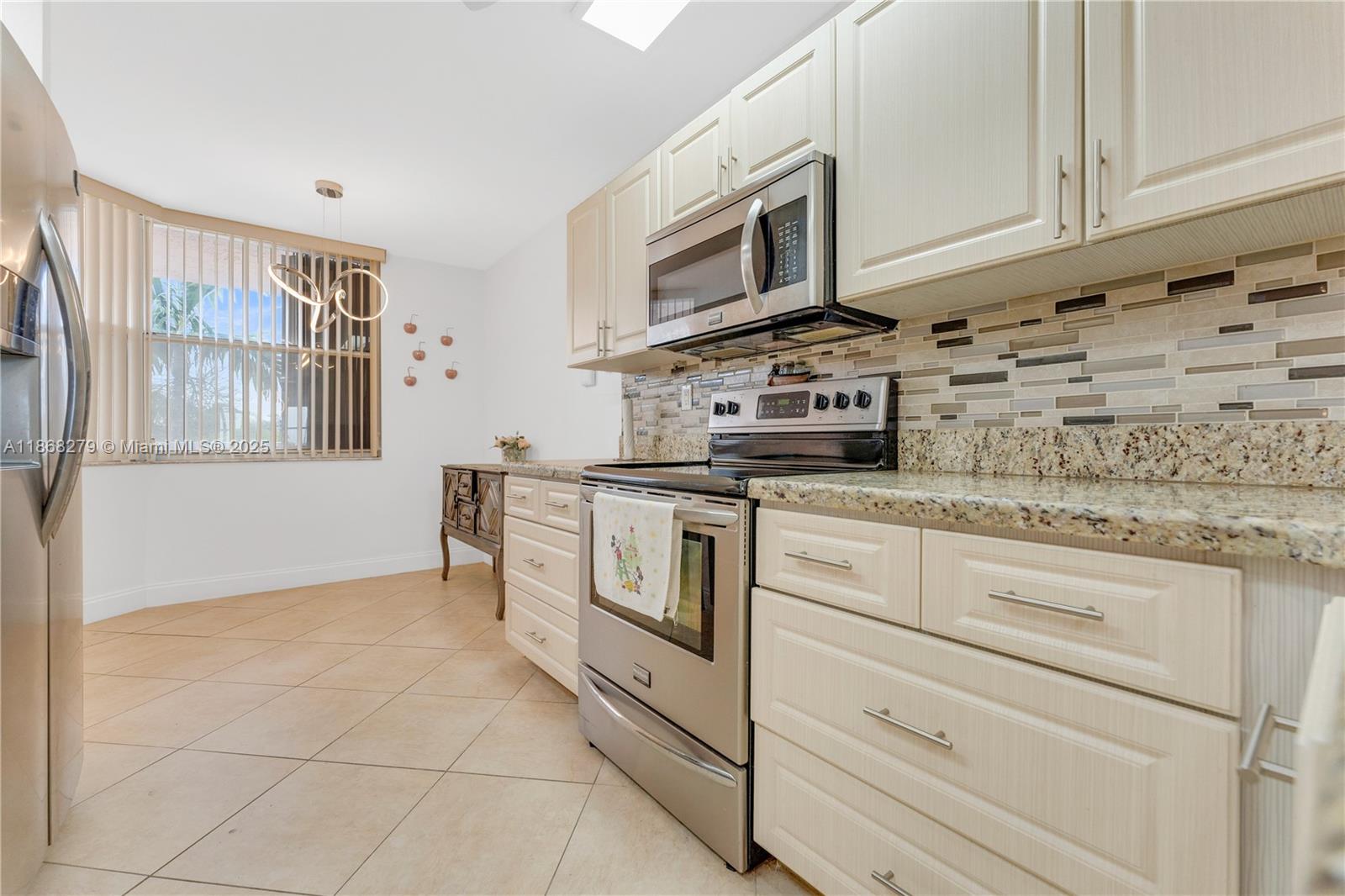 SUNRISE LAKES 211 CONDO - Residential