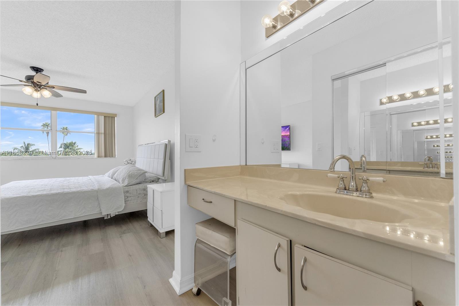 SUNRISE LAKES 211 CONDO - Residential