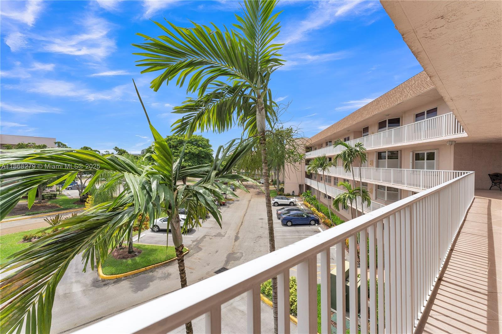 SUNRISE LAKES 211 CONDO - Residential