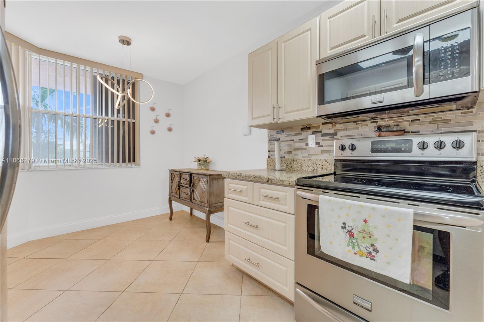 SUNRISE LAKES 211 CONDO - Residential