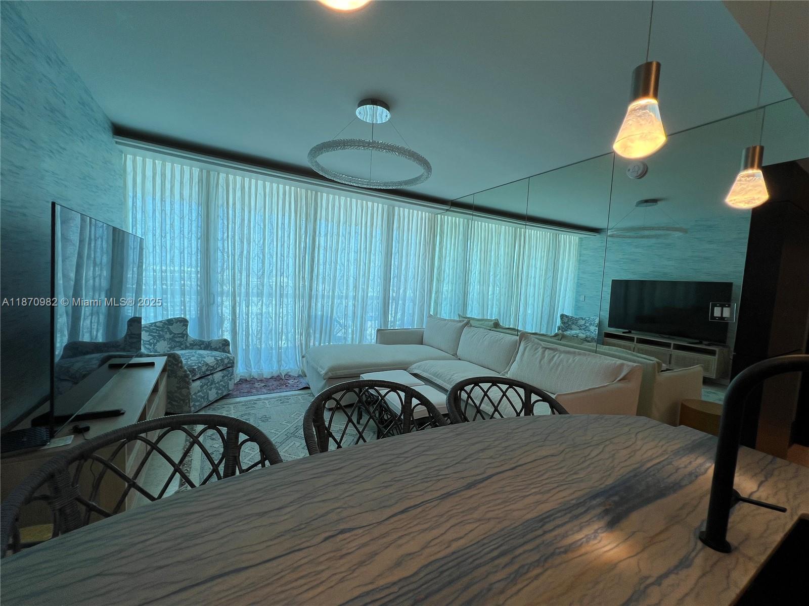 6799 Collins Ave 1601