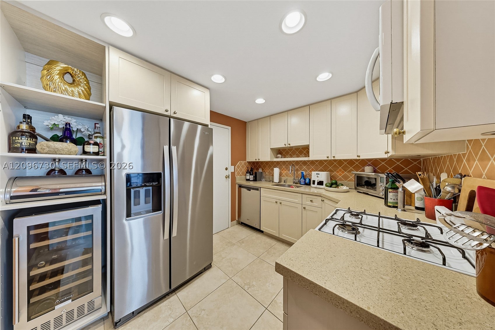 700 Biltmore Way 802