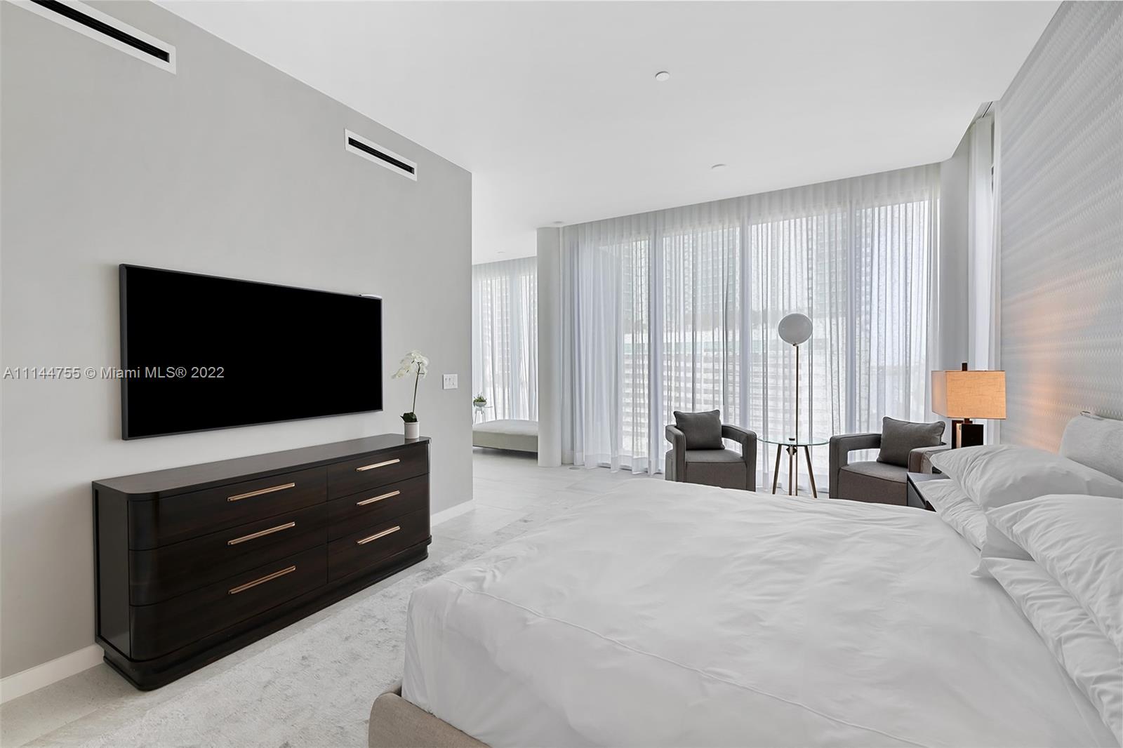 PARAMOUNT MIAMI WORLDCENTE - Residential