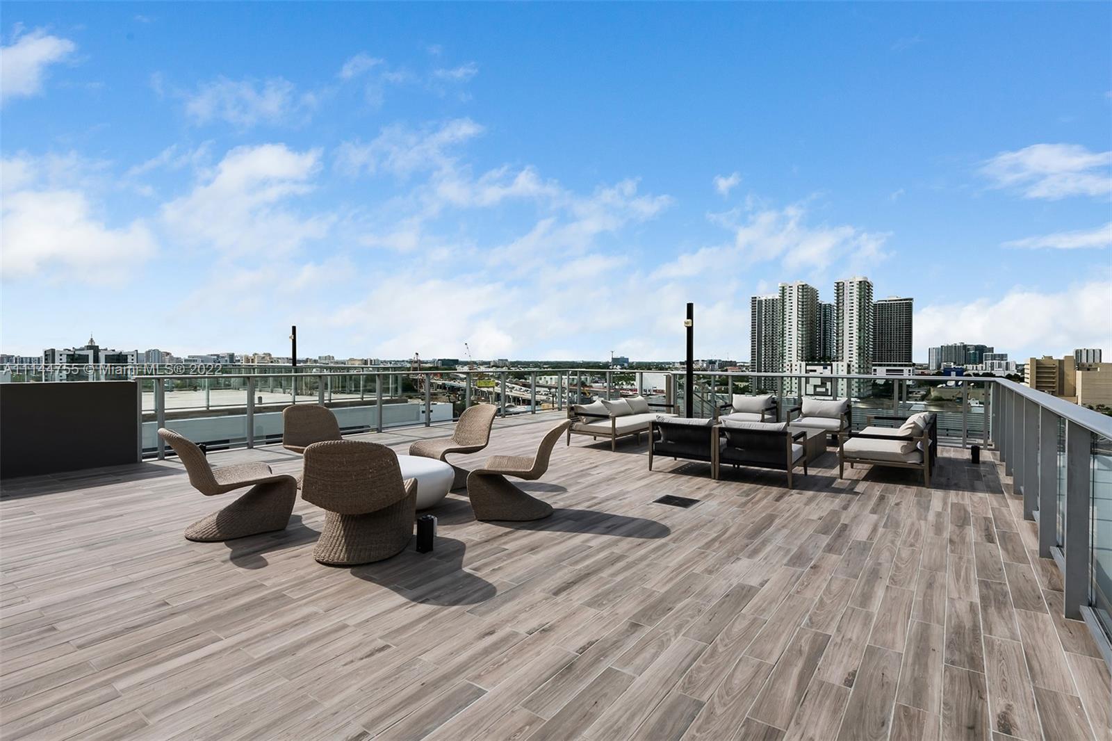 PARAMOUNT MIAMI WORLDCENTE - Residential