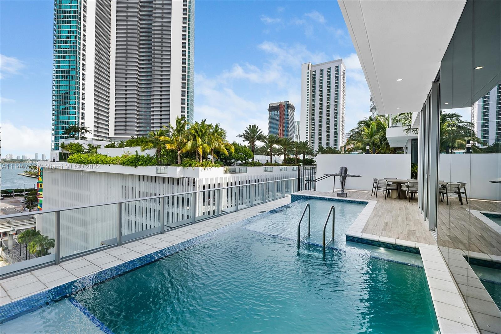 PARAMOUNT MIAMI WORLDCENTE - Residential