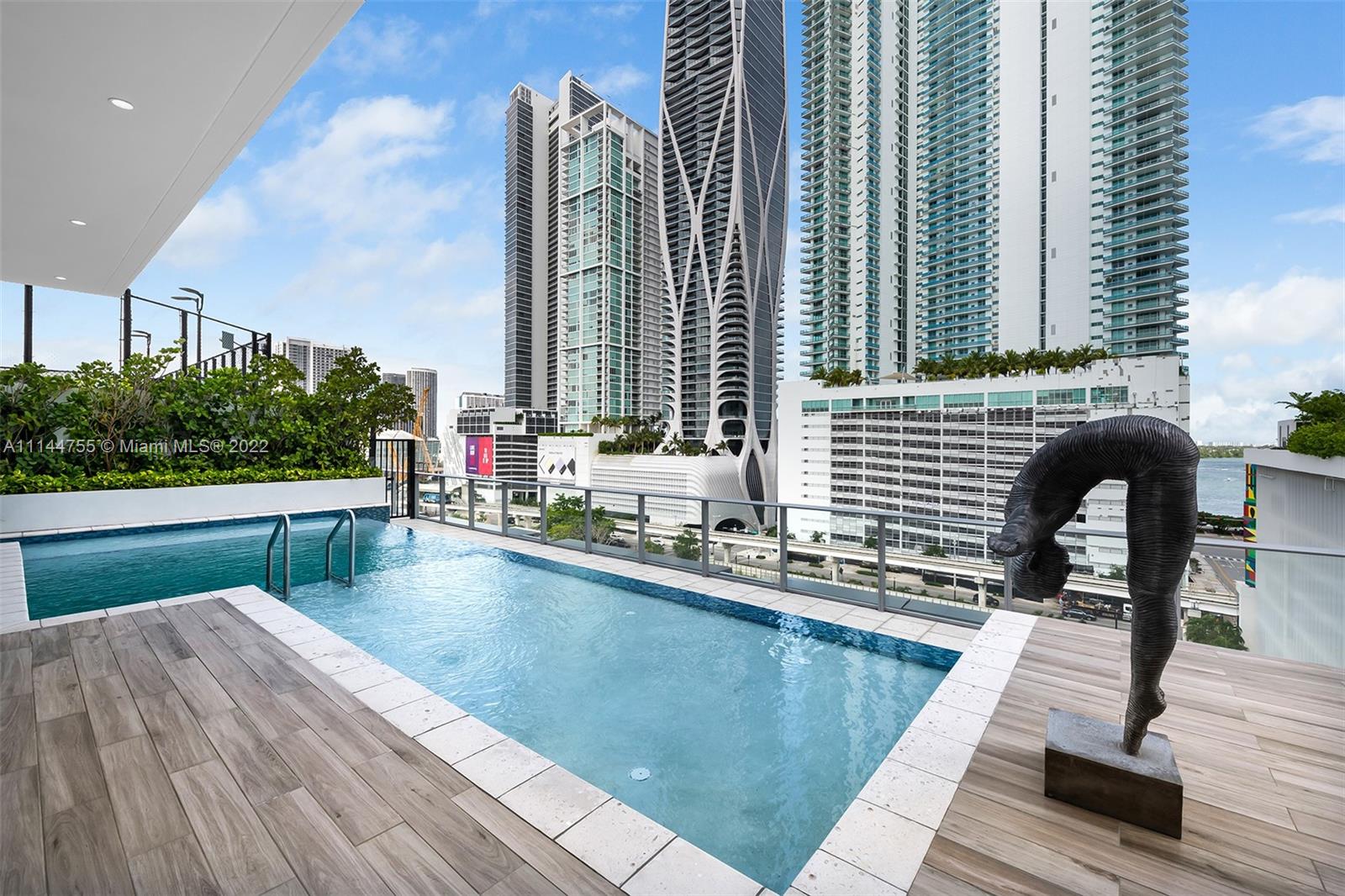 PARAMOUNT MIAMI WORLDCENTE - Residential