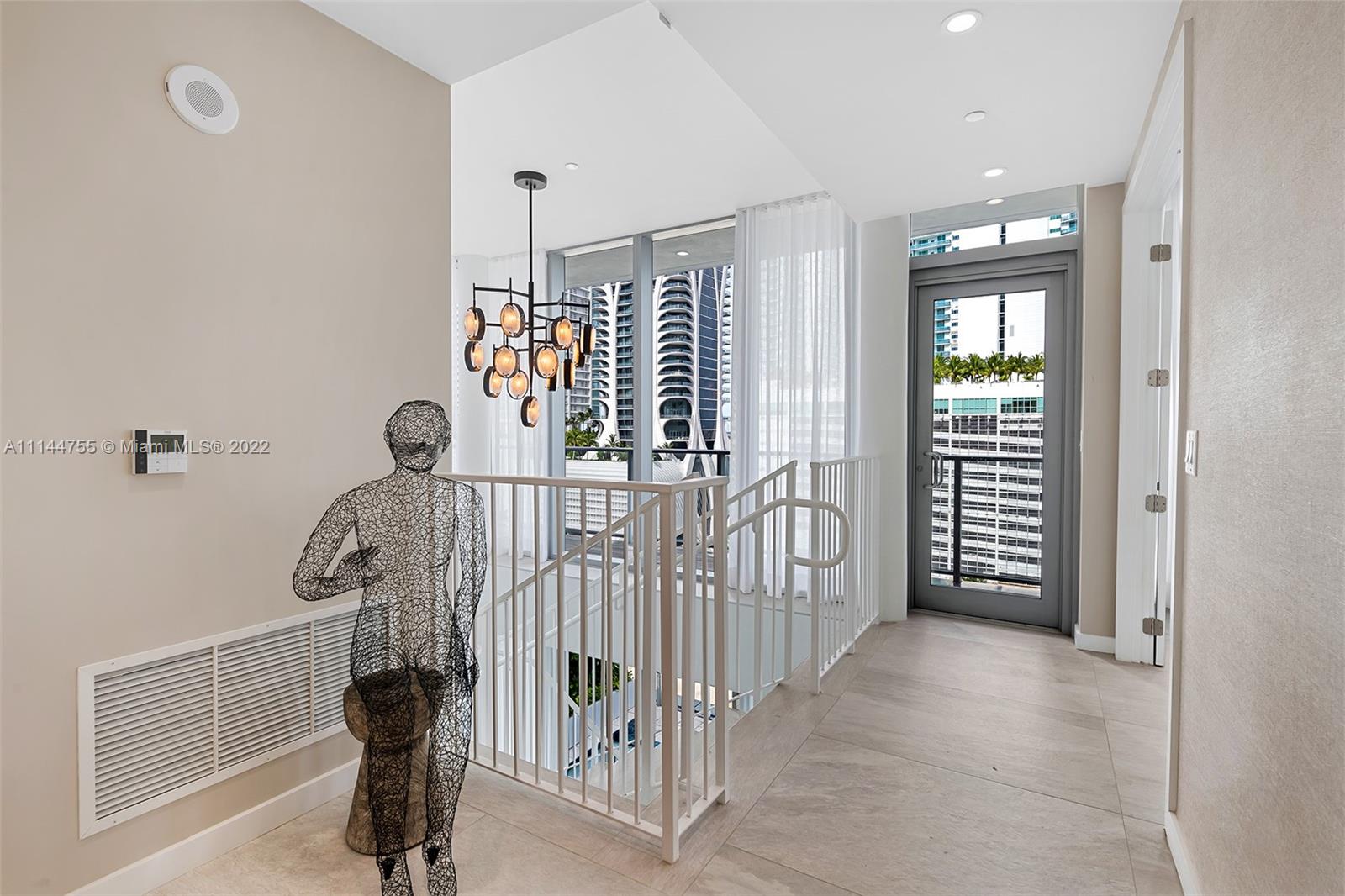 PARAMOUNT MIAMI WORLDCENTE - Residential