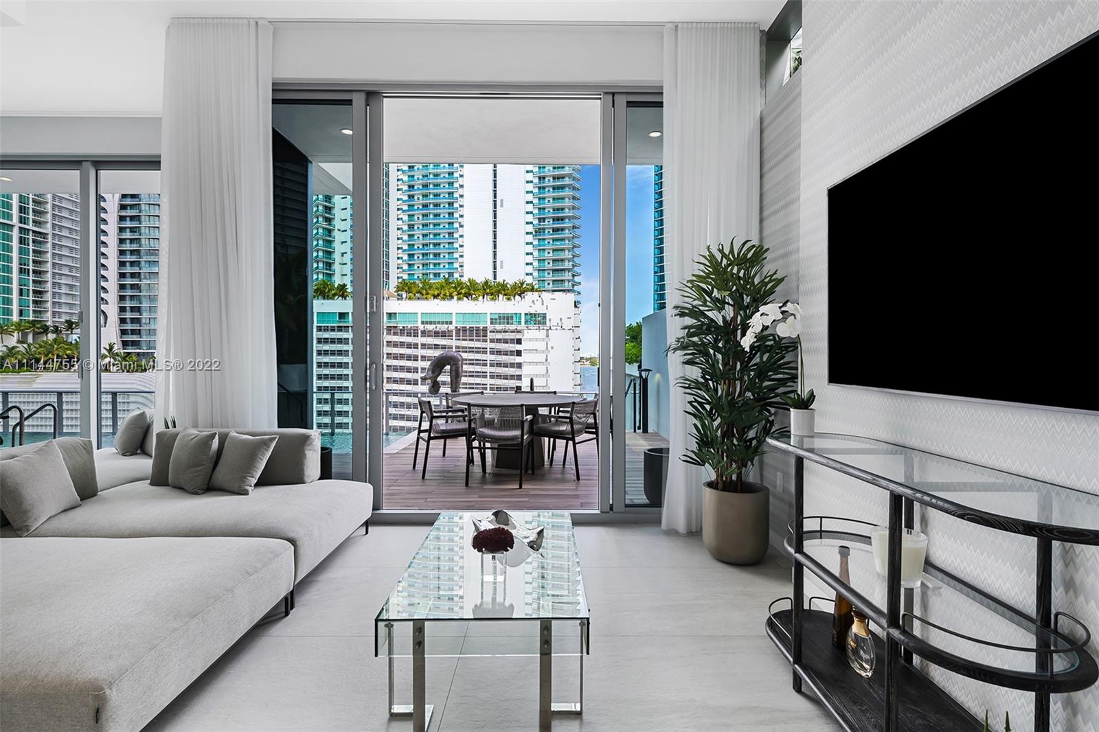 PARAMOUNT MIAMI WORLDCENTE - Residential