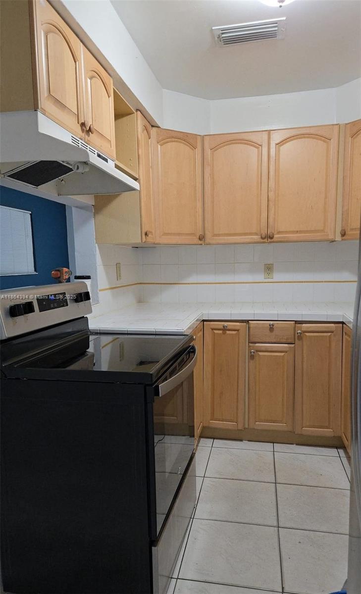 BOULEVARD HEIGHTS SEC 3 - Residential Lease