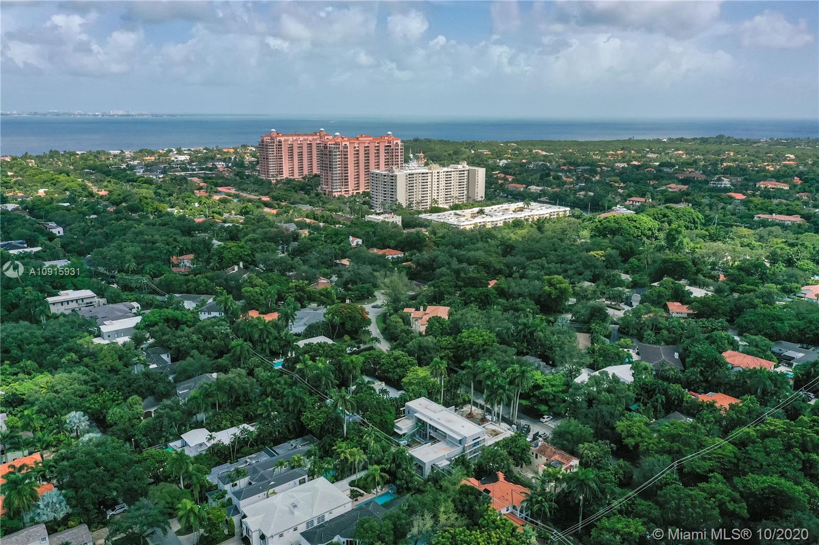 COCONUT GROVE MANOR - Residential