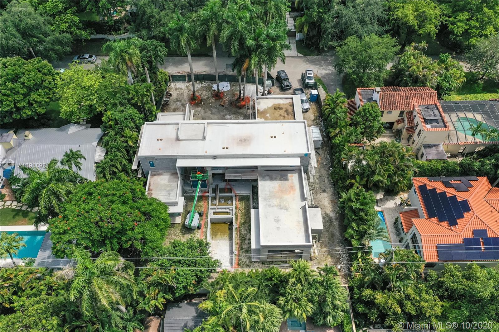 COCONUT GROVE MANOR - Residential