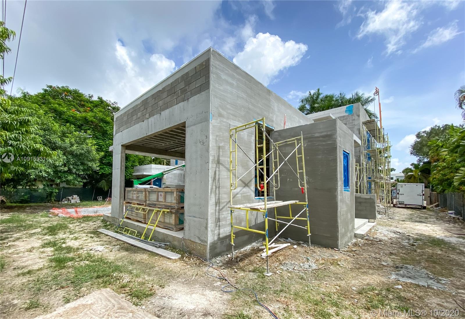 COCONUT GROVE MANOR - Residential