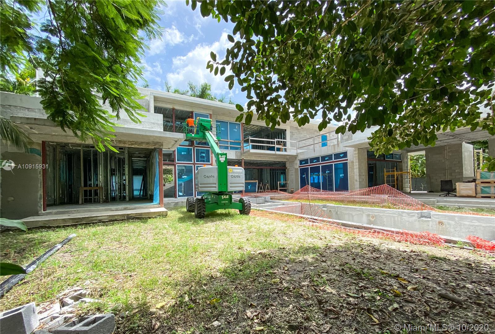 COCONUT GROVE MANOR - Residential