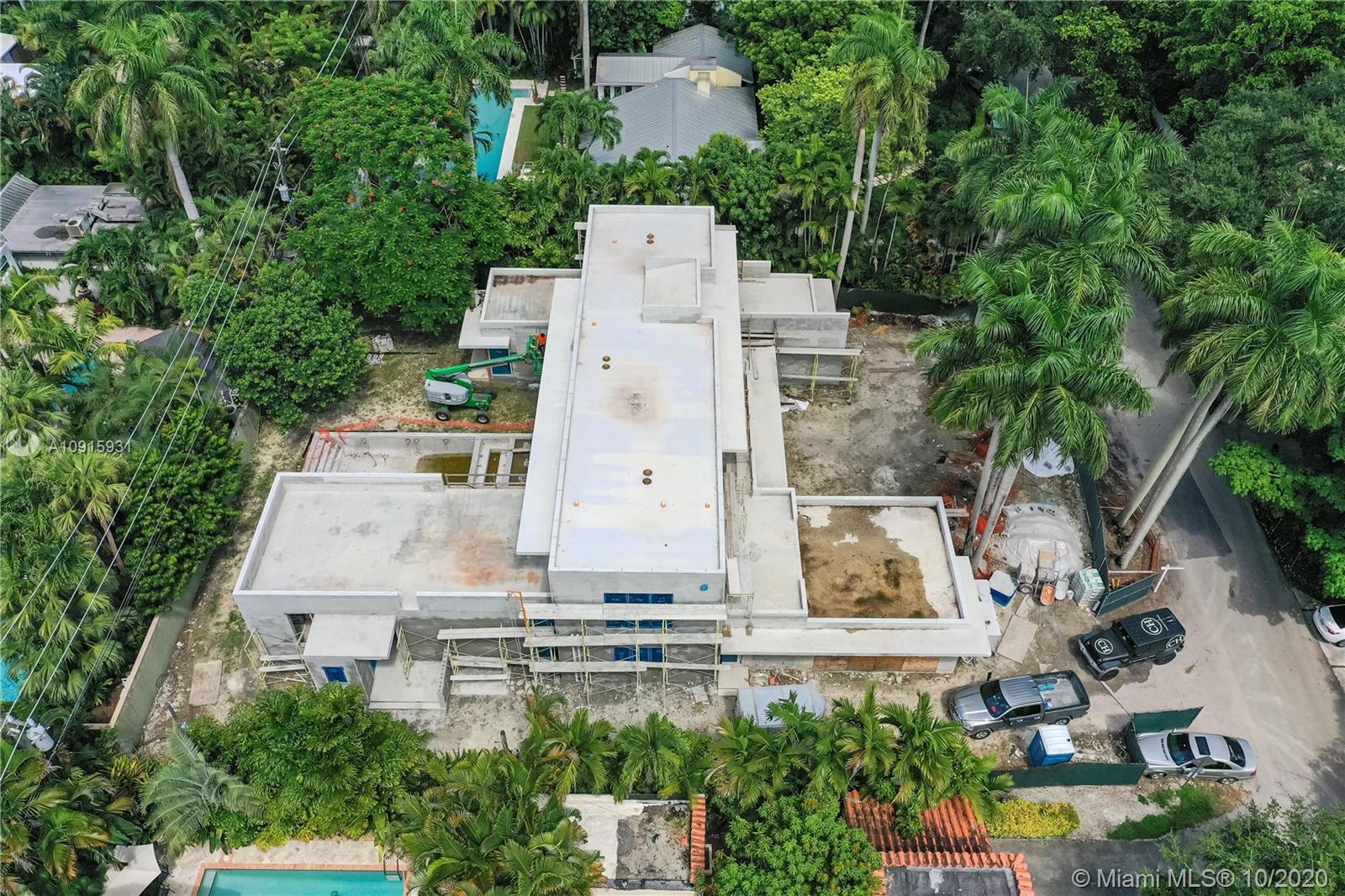 COCONUT GROVE MANOR - Residential