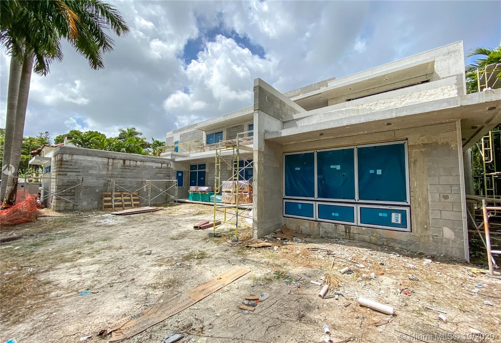 COCONUT GROVE MANOR - Residential