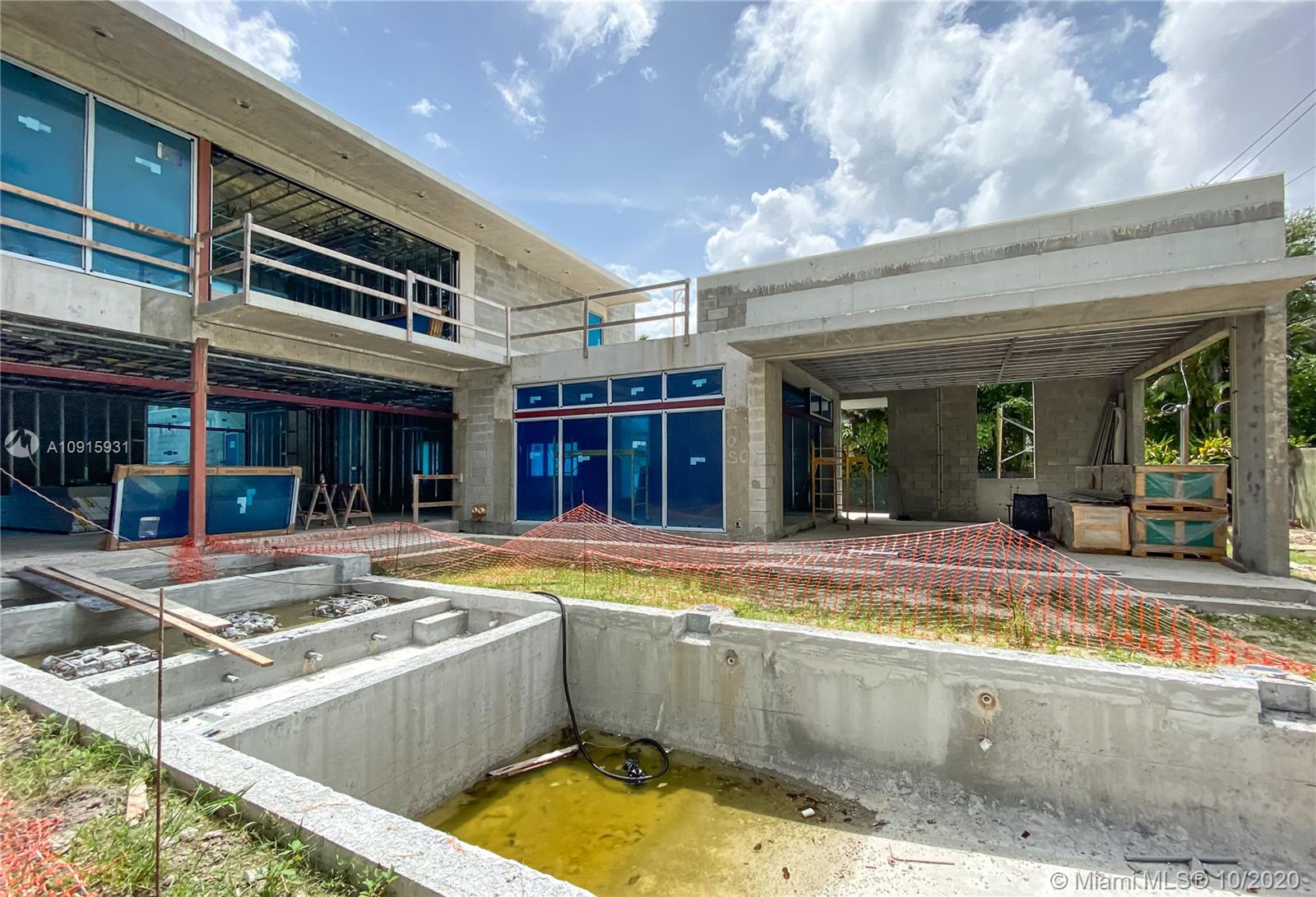 COCONUT GROVE MANOR - Residential