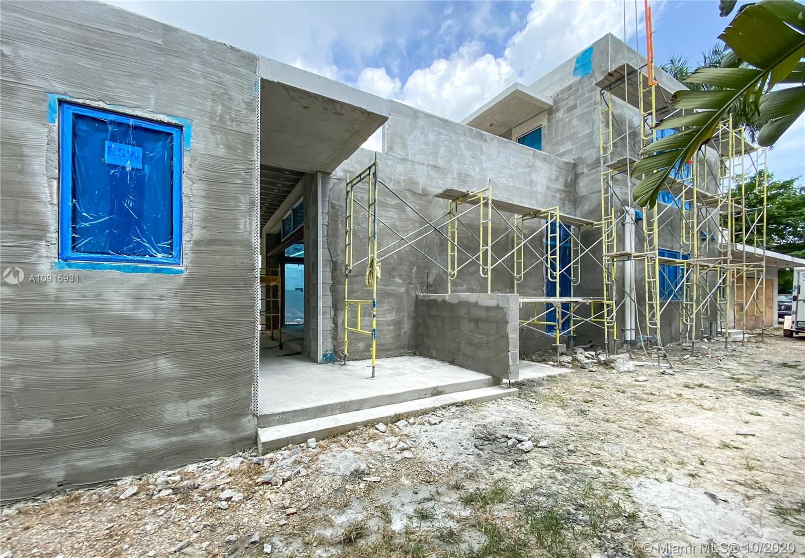 COCONUT GROVE MANOR - Residential