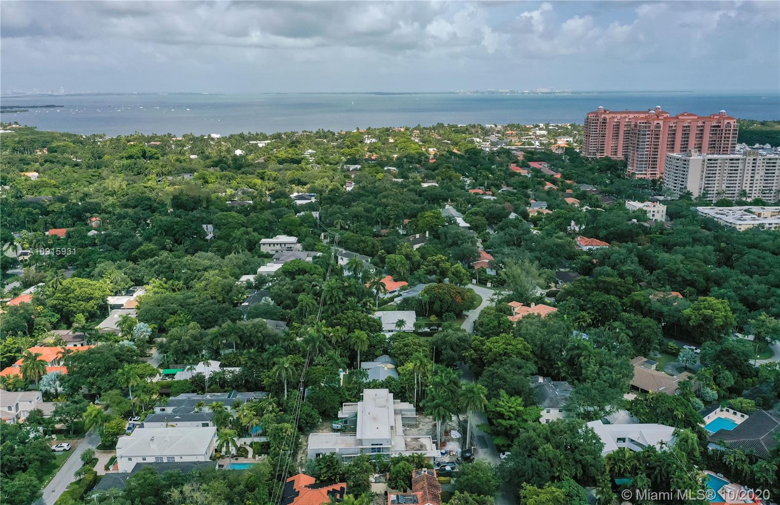 COCONUT GROVE MANOR - Residential