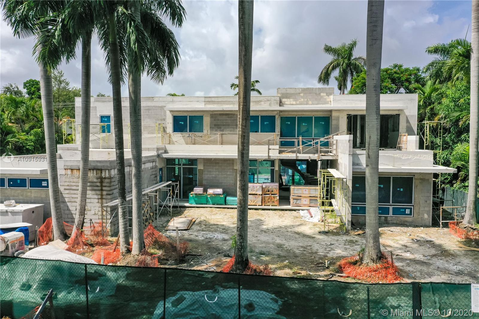 COCONUT GROVE MANOR - Residential