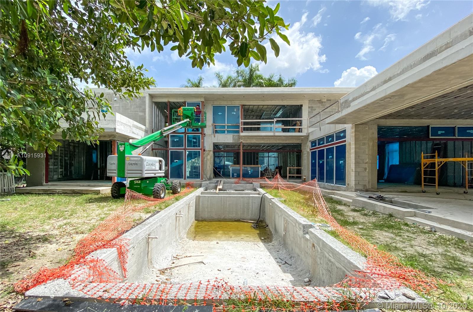 COCONUT GROVE MANOR - Residential