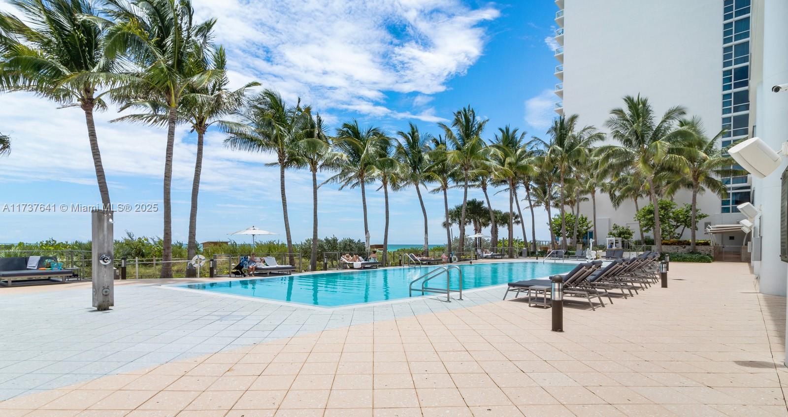 NORTH CARILLON BEACH COND - Residential